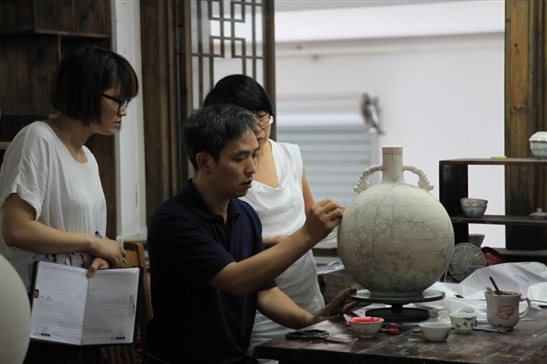 向老师指导绘画
