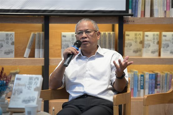 桂林旅游学会会长庞铁坚谈旅游与城市发展 张佳璇 摄.JPG