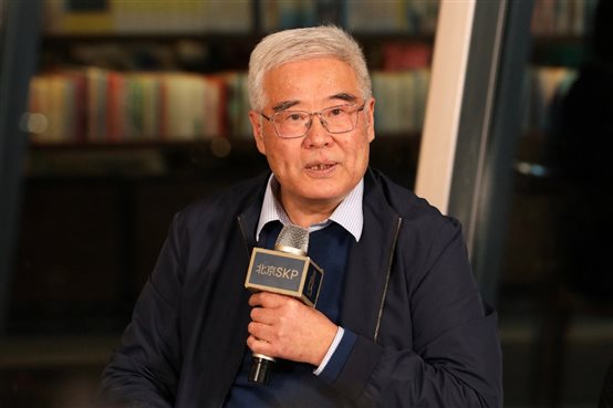 E:黄方也做书张炜古诗学六书六书发布会现场照片孙郁.jpg