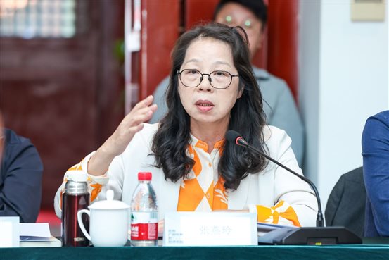 张燕玲  广西文艺评论家协会主席，《南方文坛》原主编