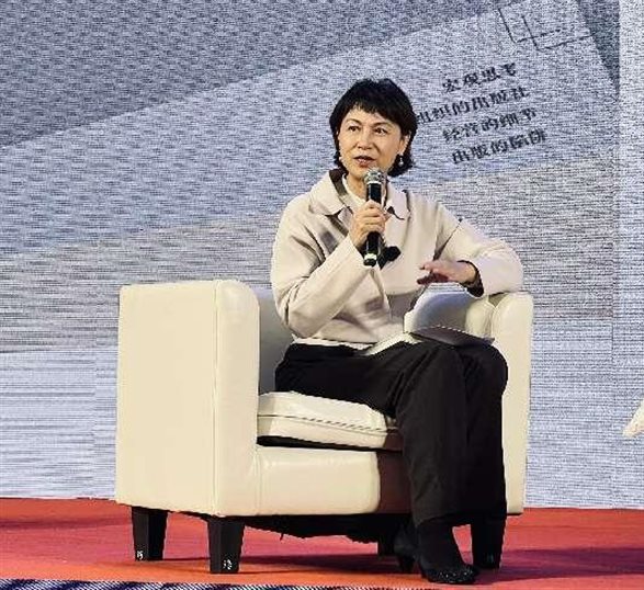 李潘