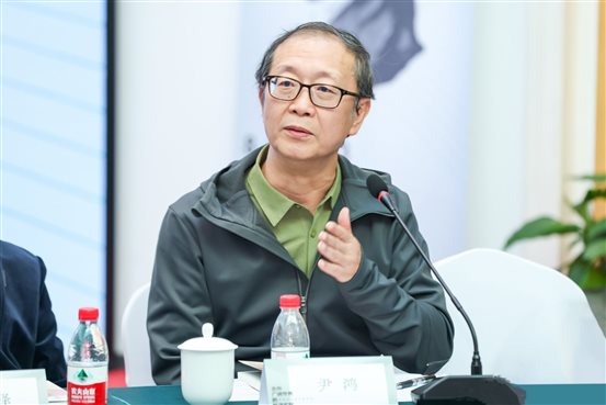 中国电影家协会副主席、清华大学教授尹鸿