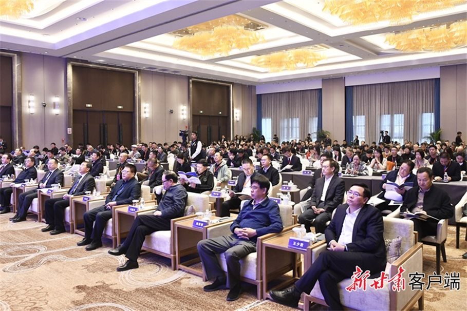 D:工作媒体出版融媒体31018-中国报业发展大会01810802_554a2b2d.jpg