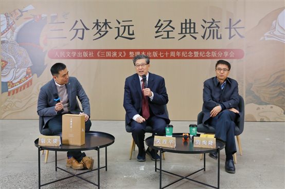 图片包含 人, 男人, 人们, 前&#xA;&#xA;描述已自动生成