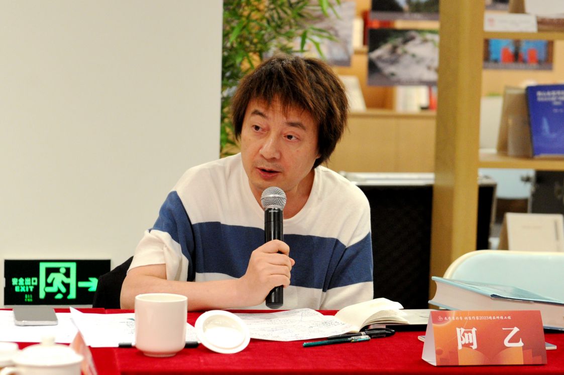 25北京作家协会签约作家阿乙.jpg