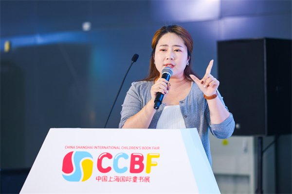 图4-知名抖音博主英语老师Eliza.jpg