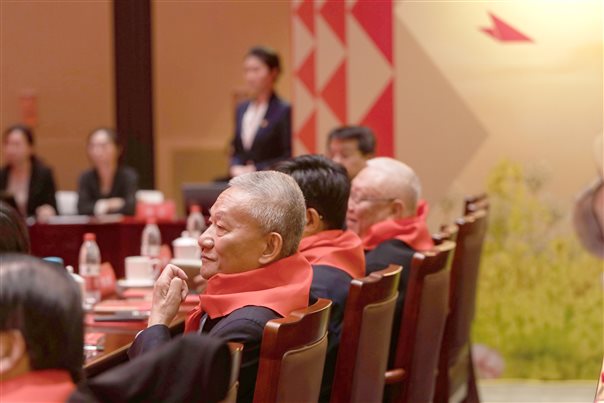 中国出版协会理事长邬书林