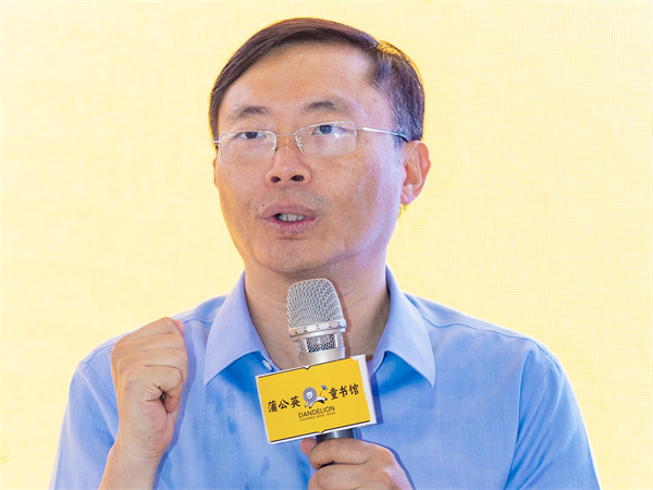 儿童阅读教育专家、中国首届儿童文学博士王林.jpg