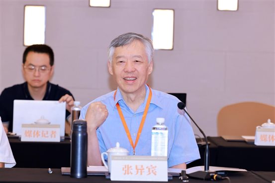 本书作者、南京大学张异宾教授致辞