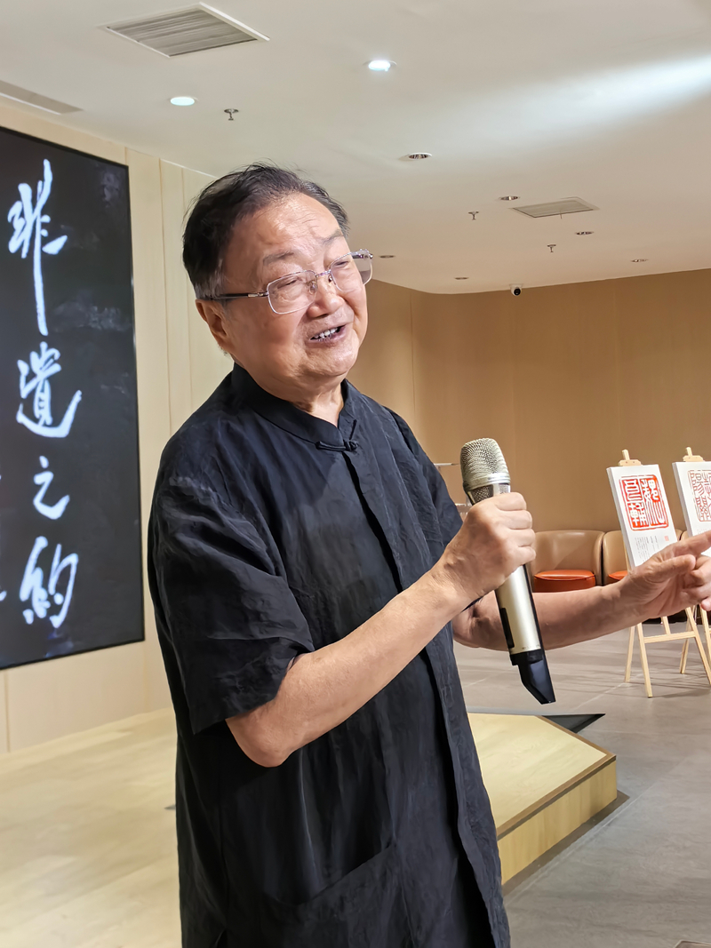 7.江苏省政协原副主席、江苏省昆曲研究会名誉会长陆军.jpg