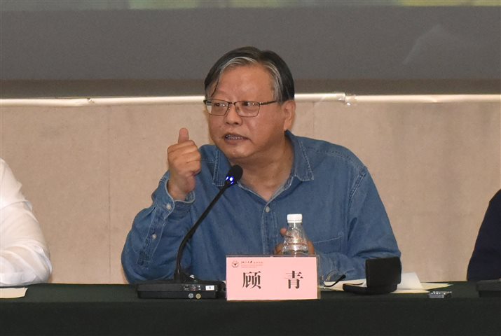 顾青照片