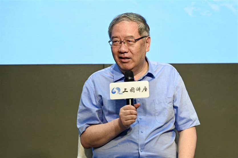 E:/商务印书馆上海分馆营销/【常用】线上线下活动/2025年/25上海书展活动/250814《中古文学与佛教》读书分享会/【存档】/新闻稿所需用图/陈引驰.jpg陈引驰