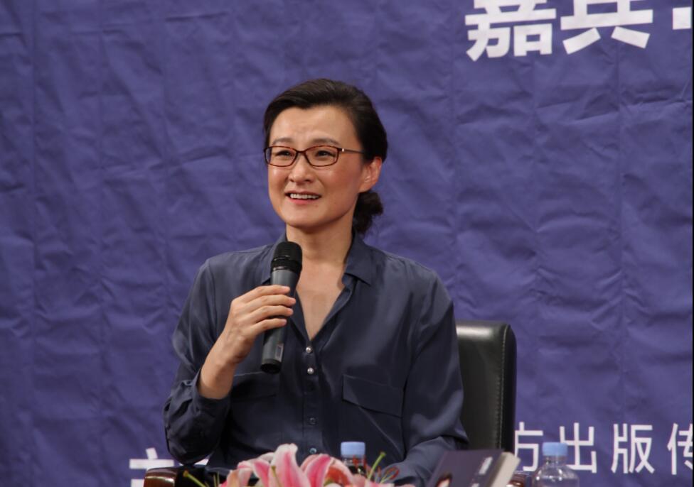 东方社推出央视记者董倩首部心灵随笔懂得