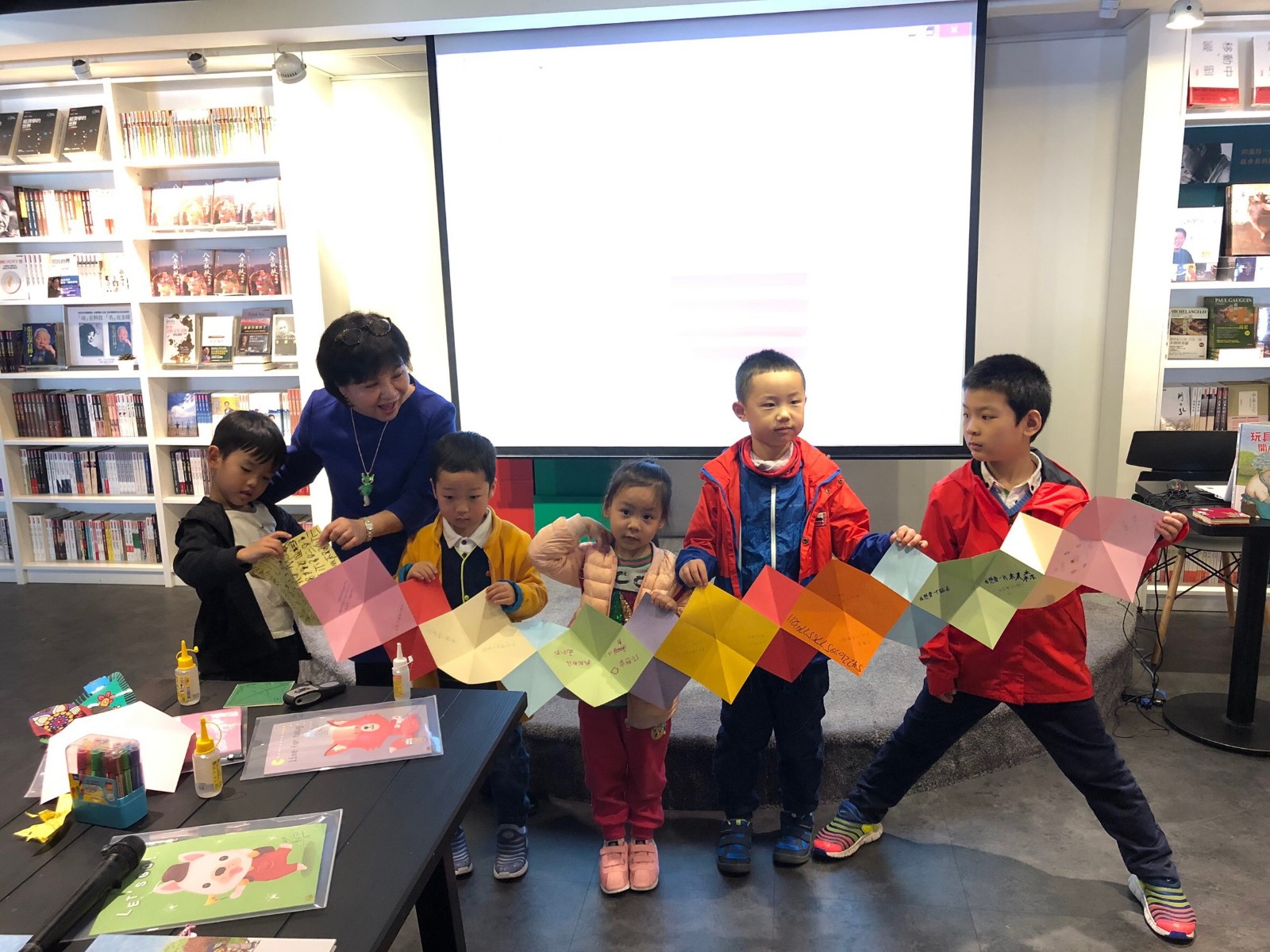 头条--方素珍.jpg