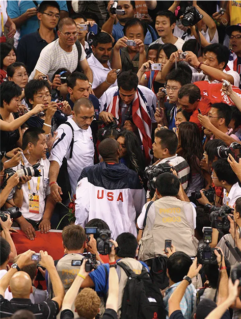 人在人群中

描述已自动生成