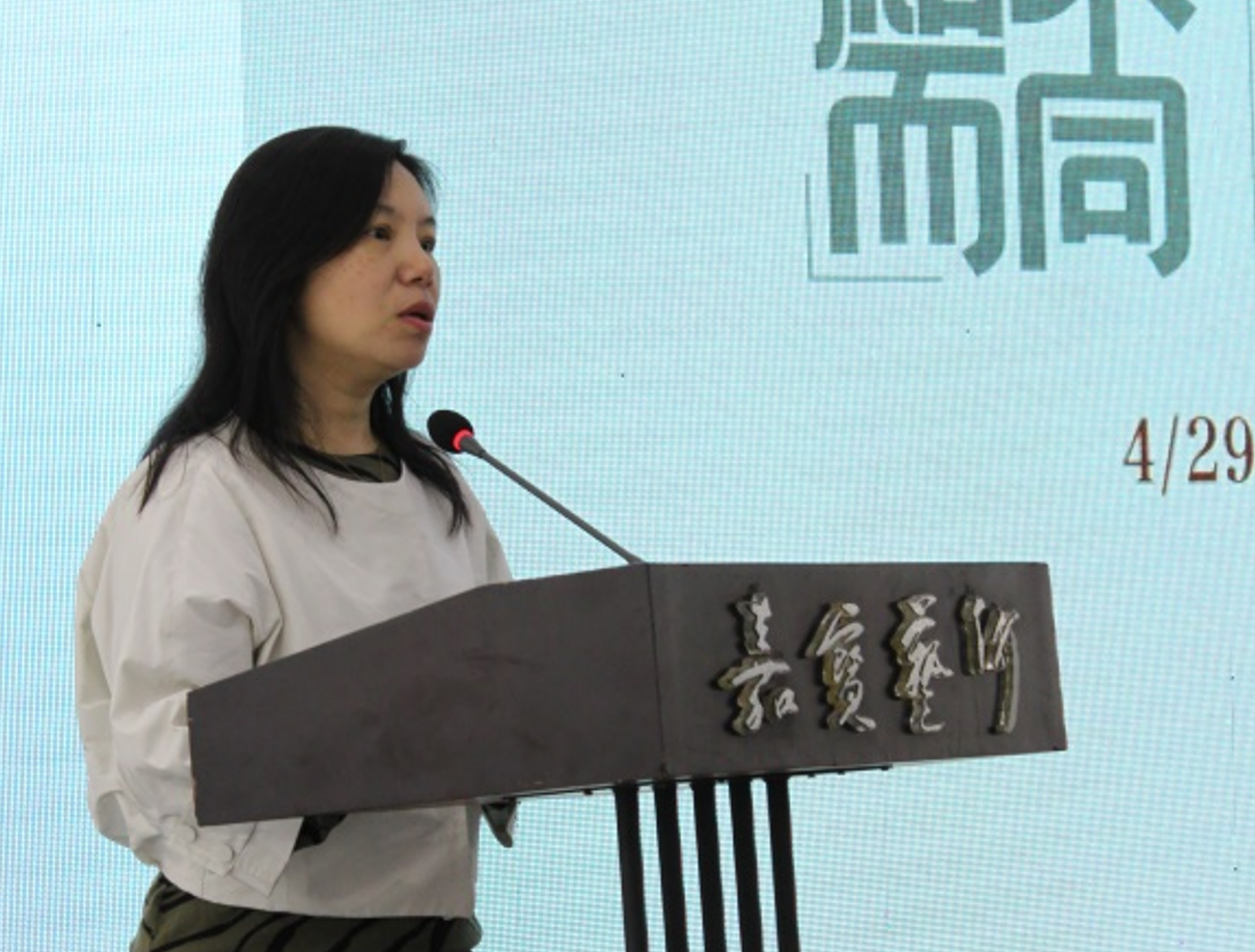 叶子少儿美术网创始人刘杨,中国社会艺术协会理事李元莉,丛书主编陈