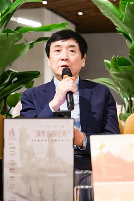 著名作家曹文轩(1)