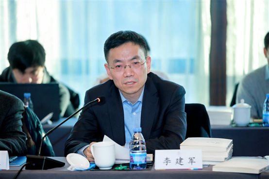 C:/Users/邱建菲/Desktop/work/work/20241219 金融强国发布会/通稿/金融强国/给媒体/1.8 照片(1)/1.8 照片/7 李建军发言.jpg7 李建军发言
