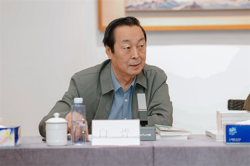 中国当代文学研究会名誉会长白烨发言.JPG