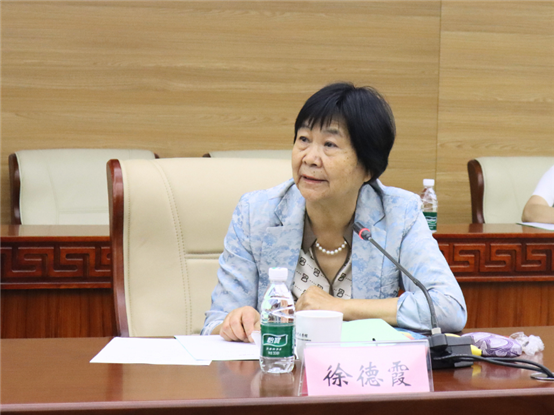 中国作家协会儿童文学委员会委员  徐德霞