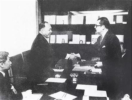 c04b428af664bf762d1ec2540ad912e1