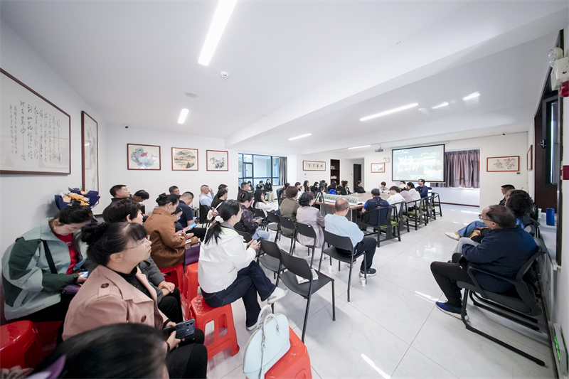 3.活动现场,济济一堂.jpg 3.活动现场,济济一堂.jpg