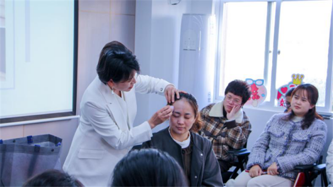 图片框 1.png 图片框 1.png