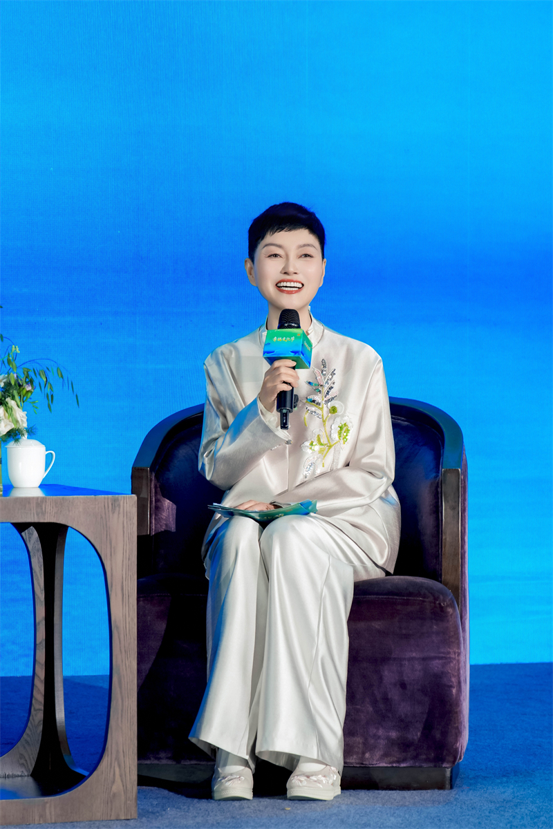 作者吴依娜.jpg 作者吴依娜.jpg