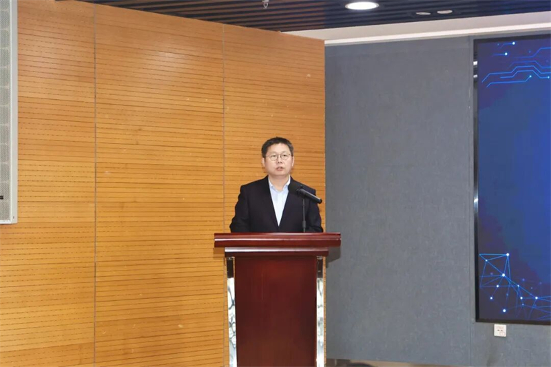 周总致辞照片.jpg 周总致辞照片.jpg